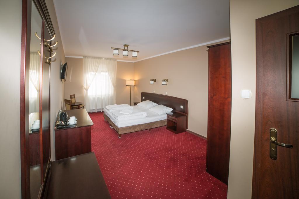Hotel Grant Leszno  Exterior foto